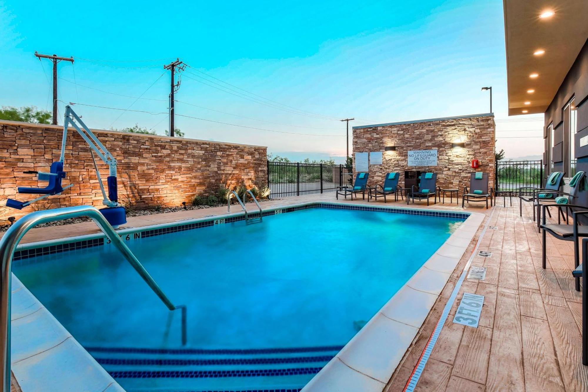 Fairfield Inn & Suites By Marriott Snyder Εξωτερικό φωτογραφία
